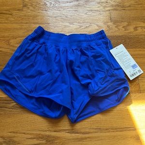 lululemon hotty hot shorts size 4 nwt
